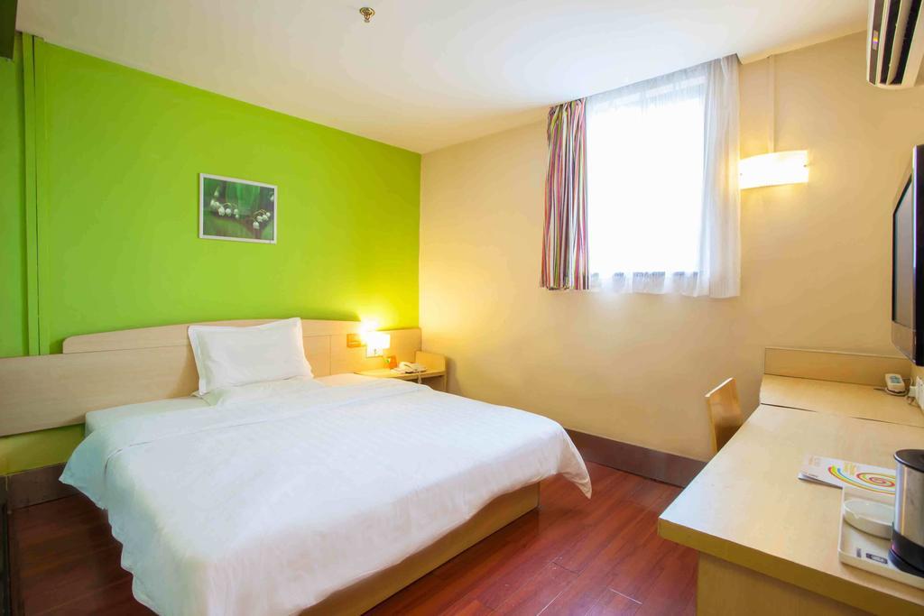 7 Days Inn Chengdu Sichuan University South Railway Station Rom bilde