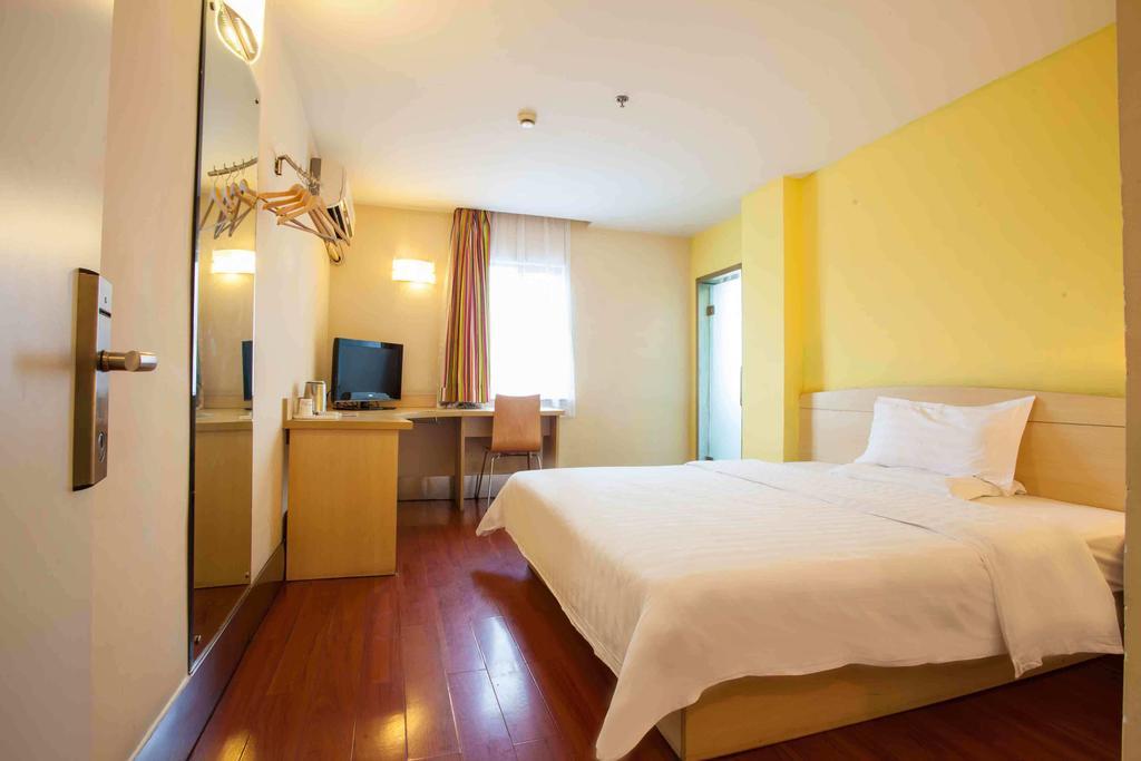 7 Days Inn Chengdu Sichuan University South Railway Station Rom bilde